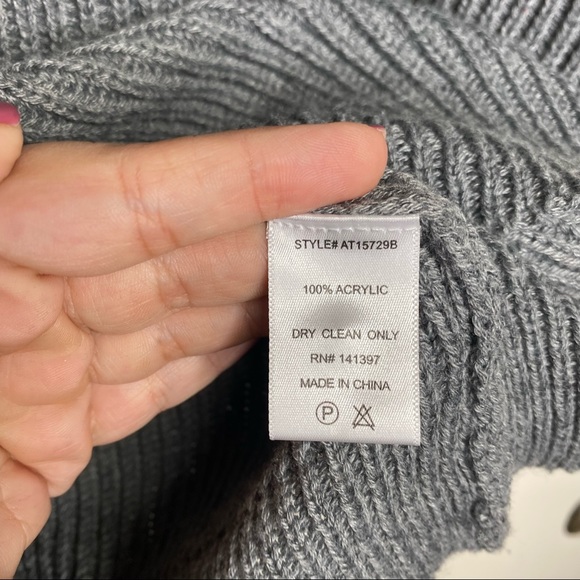 ASTR the Label Cutout Turtleneck Sweater in Gray Size Small - Picture 6 of 11